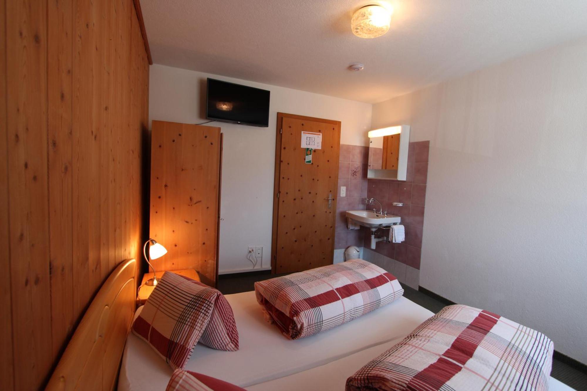 Tschierv Hotel Al Rom חדר תמונה
