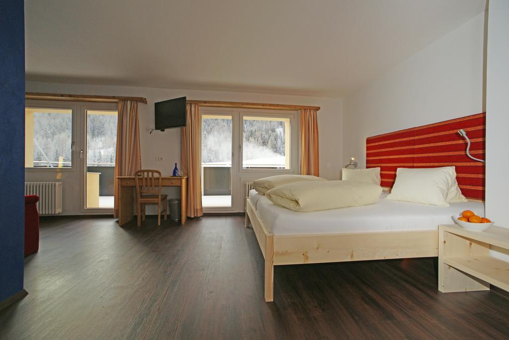 Tschierv Hotel Al Rom מראה חיצוני תמונה