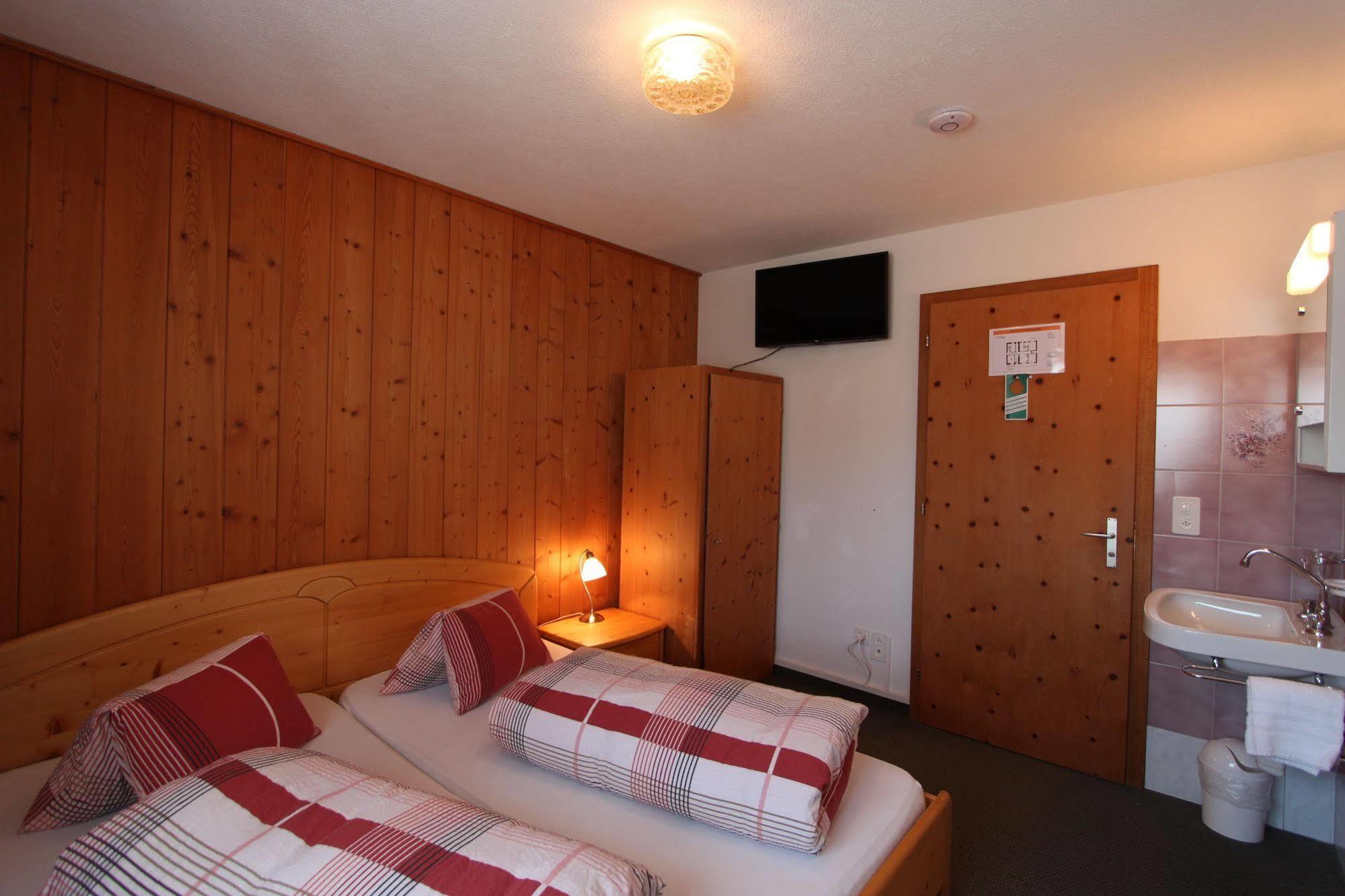 Tschierv Hotel Al Rom מראה חיצוני תמונה